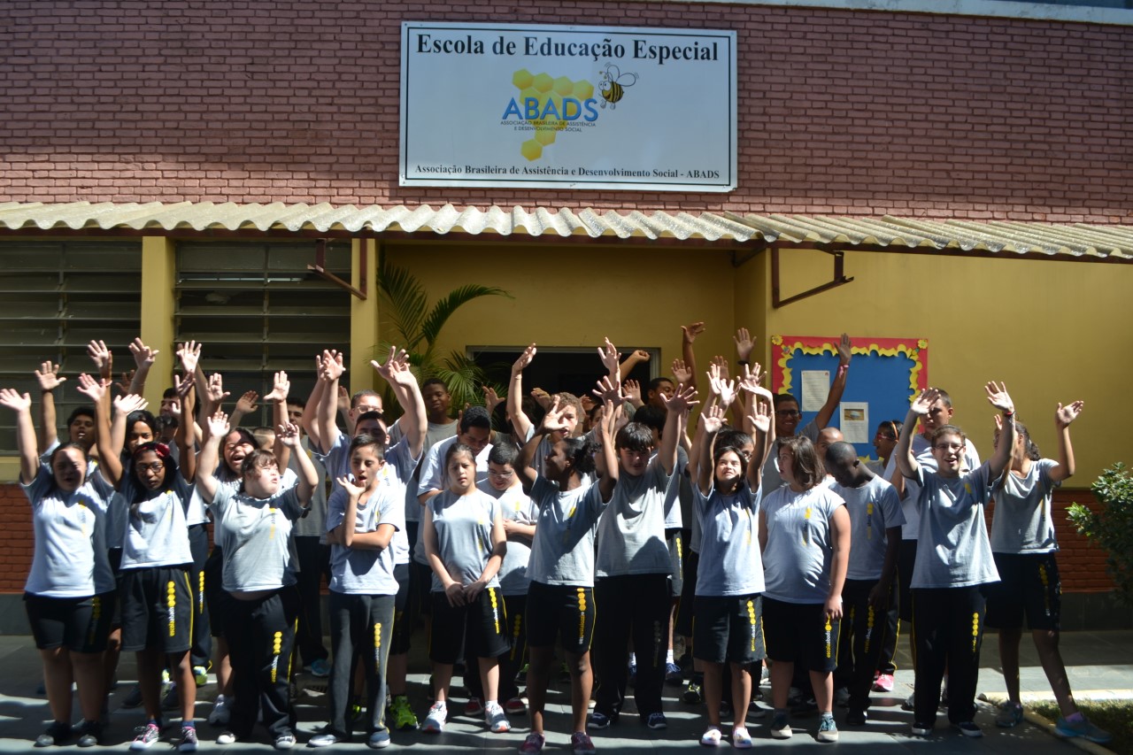 Imagem de capa - Abads condecora alunos do Ensino Fundamental I